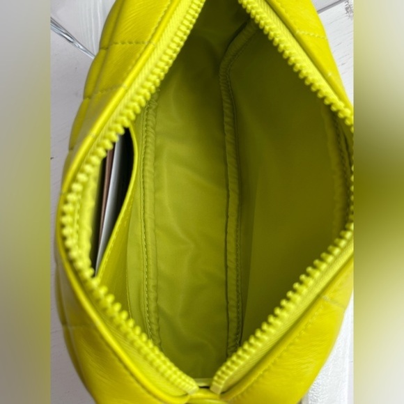 BURBERRY NWT BNIB Mini Lola Quilted Leather Camera Bag Vivid Lime - Picture 13 of 14